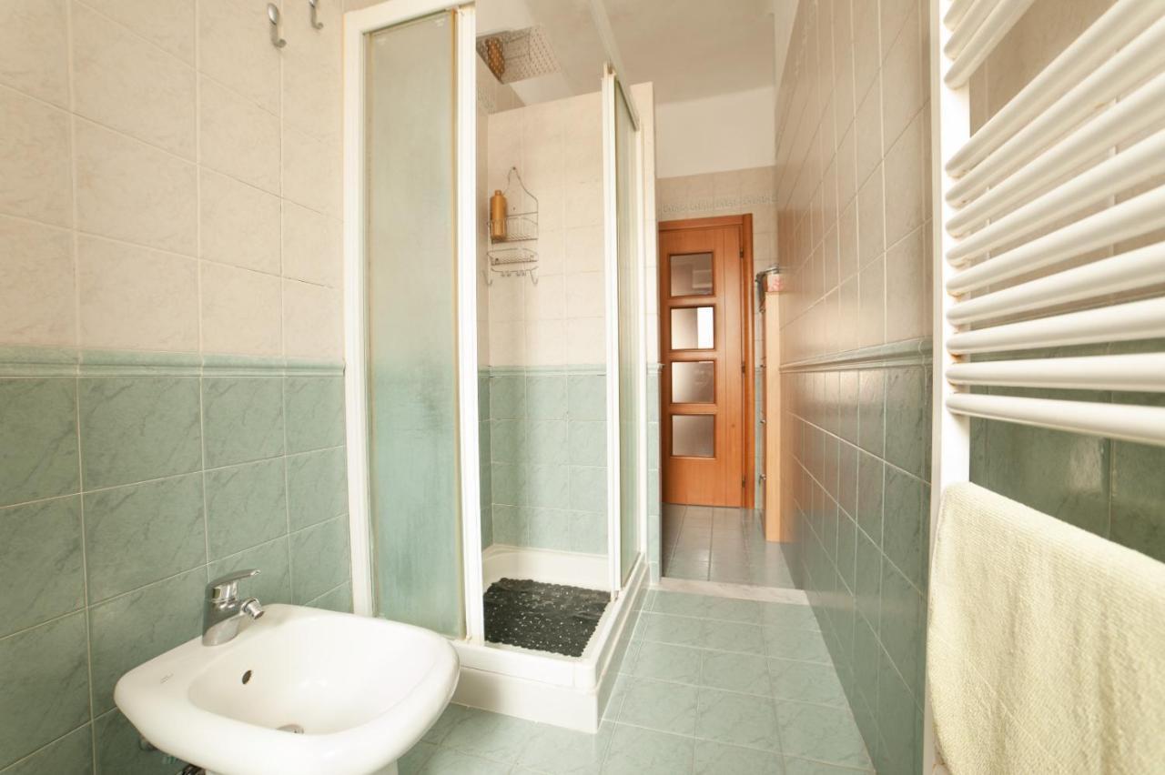 Cozy Room Stanza Close City Center In A Family House Stanza In Appartamento Condiviso Noi Viviamo In Casa Stanza In Affitto Turin Exterior foto