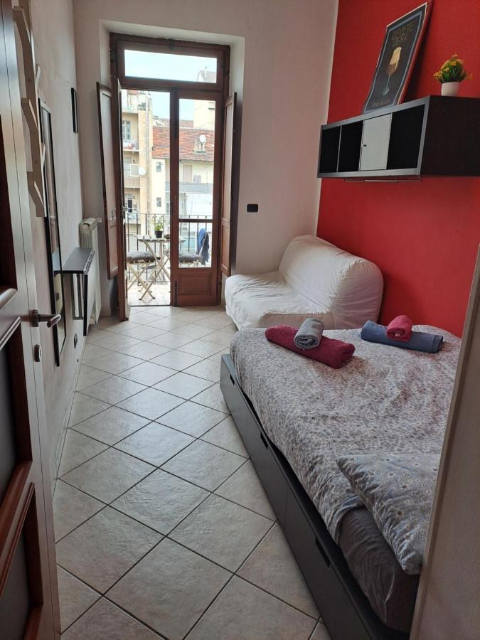 Cozy Room Stanza Close City Center In A Family House Stanza In Appartamento Condiviso Noi Viviamo In Casa Stanza In Affitto Turin Exterior foto